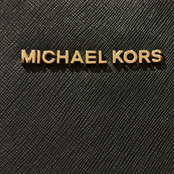 Micheal kors crossbody purse - Picture 6 of 8